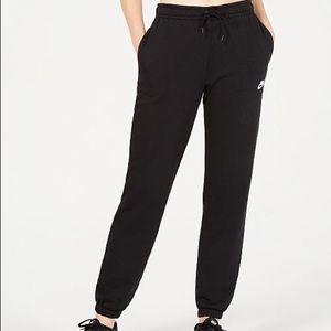 Black Nike sweatpants joggers